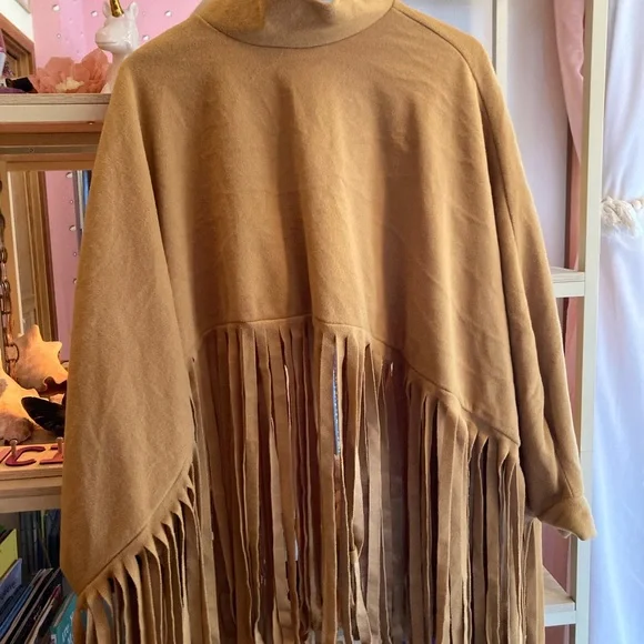 Hot Fringed Poncho With Sleeves 🔥 - Picture 5 of 7